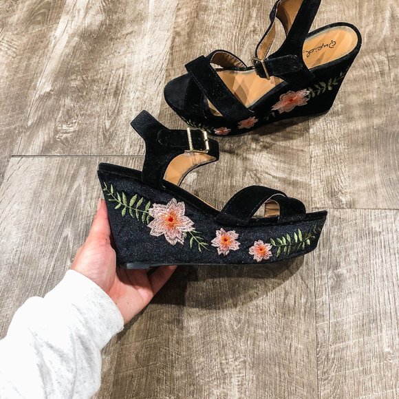 Lulus Shoes - Velvet Embroidered Platform Wedges